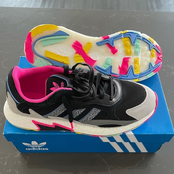 Adidas
Tresc Run
10.5 Euro 44 2/3
11 Euro 45